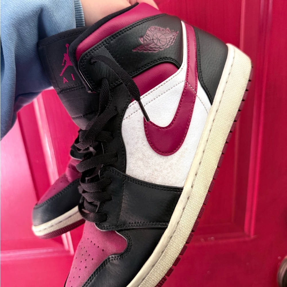 Jordan’s men Black and Burgundy Sneakers